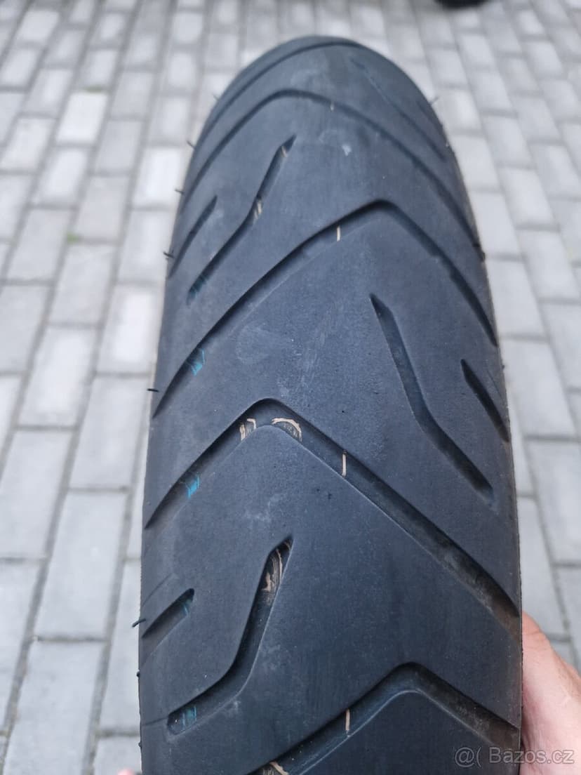 Moto pneu Bridgestone