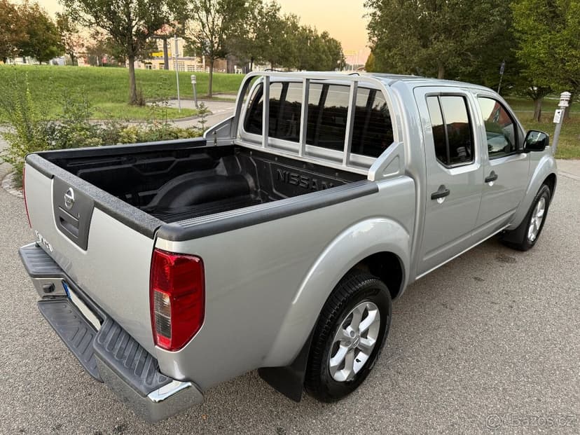 Nissan Navara 2.5DCi 106KW ⭐RV:2015⭐ Manuál⭐Nová STK
