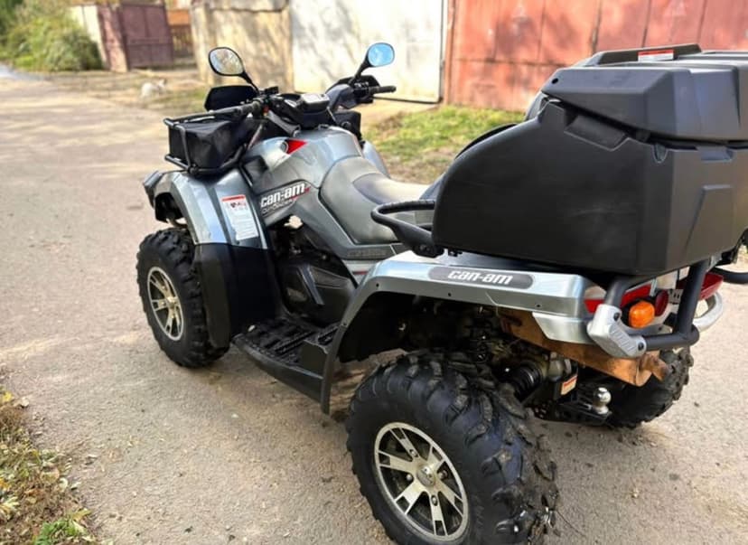 Čtyřkolka Can-am Outlander 800