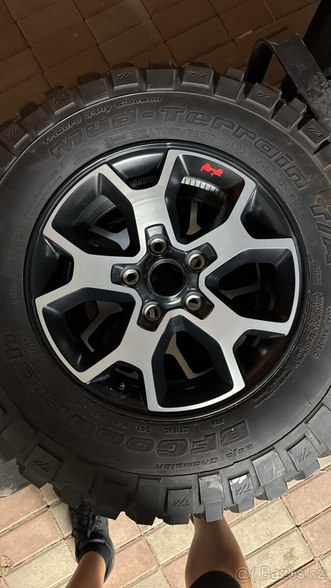 Jeep Wrangler JL JK Rubicon sada alukola r17