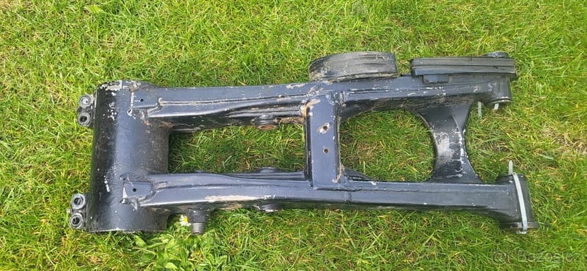 Suzuki LTR 450 - zadní kyvka