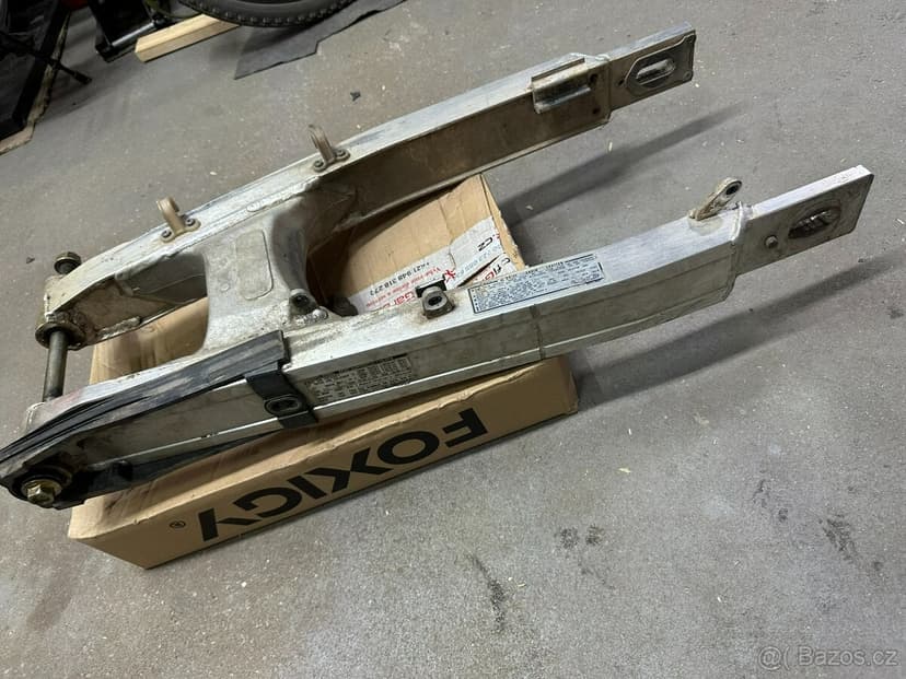 Kyvná vidlice s přepákováním - Honda XRV 750 RD04 r.v.90-92