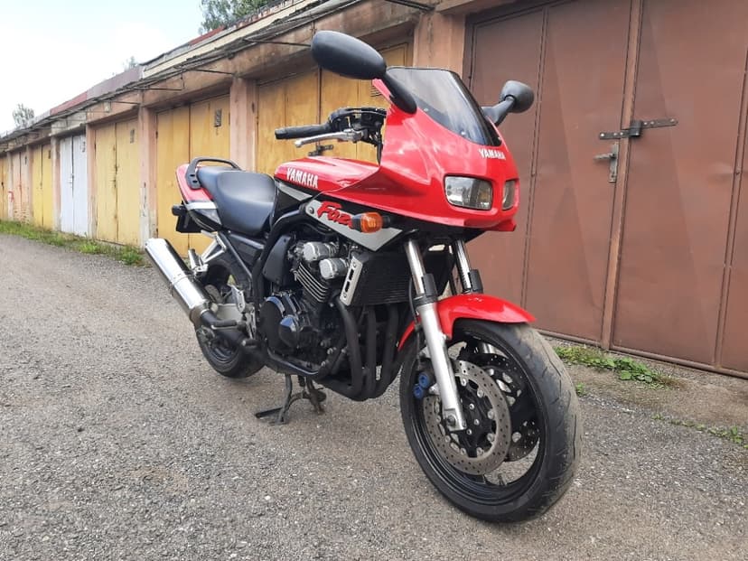 YAMAHA FZS 600 S FAZER