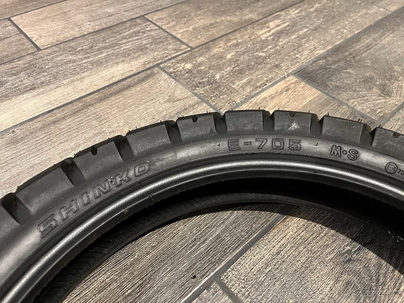 pneu Shinko 120/80 18 62H
