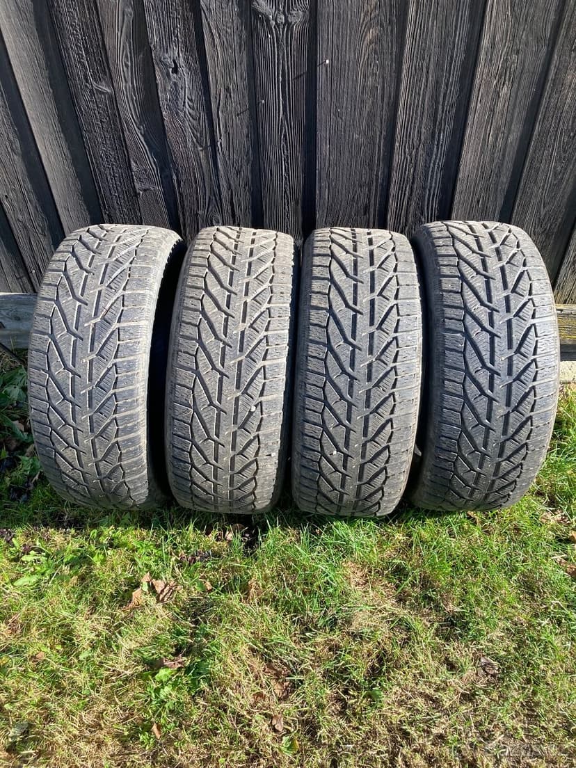 Zimní pneu 255/55 R18