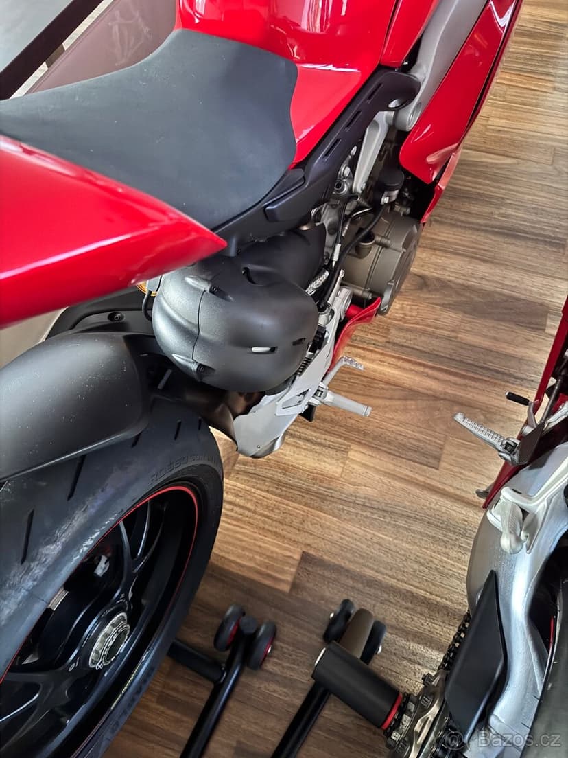 Motorka Ducati PANIGALE V4S
