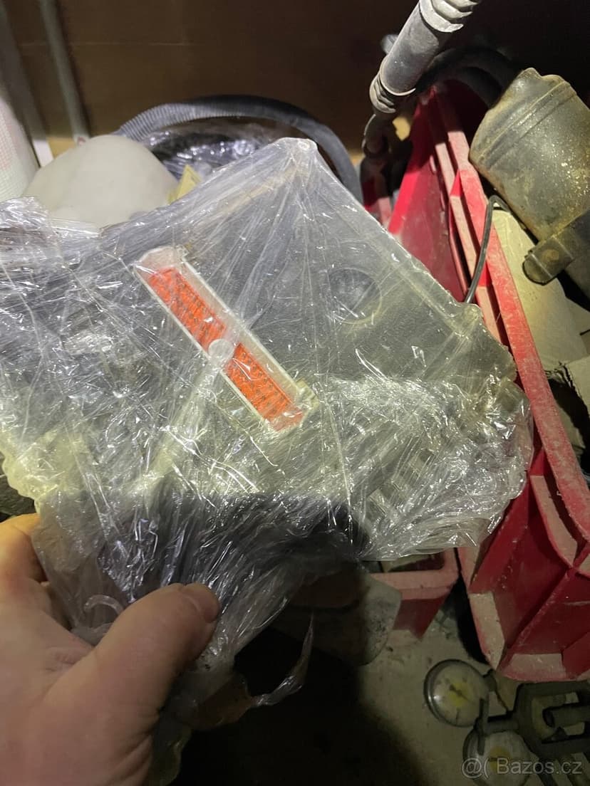 Díly jeep grand cherokee WJ 4,7 v8