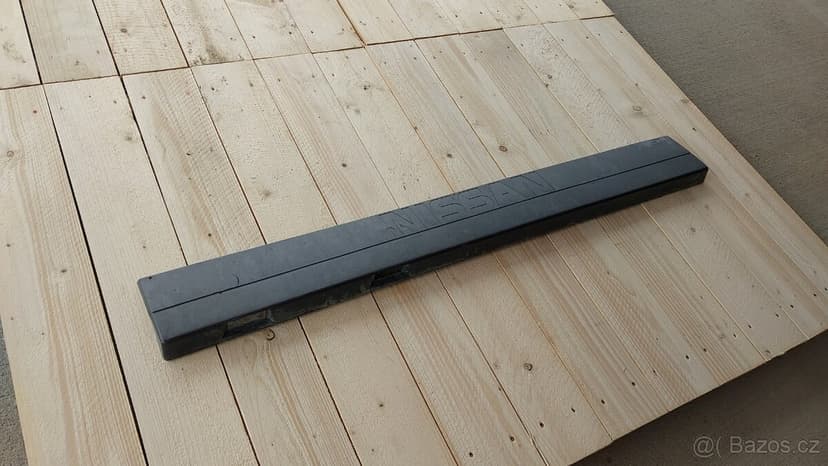 Nissan Patrol – Lišta dveří kufru