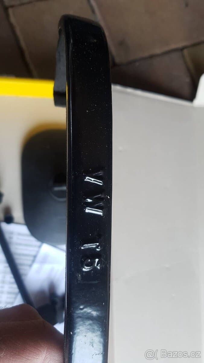 Prodam pridavna zrcatka orig na vw T5 Amarok