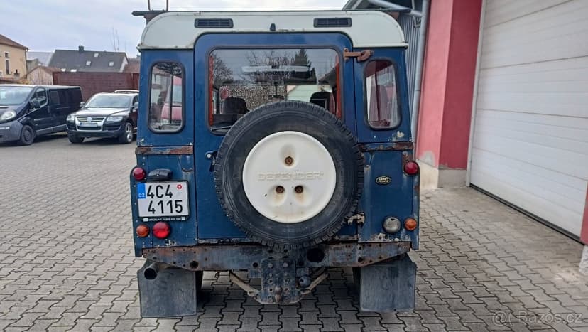 LAND ROVER DEFENDER  110 funkční stroj