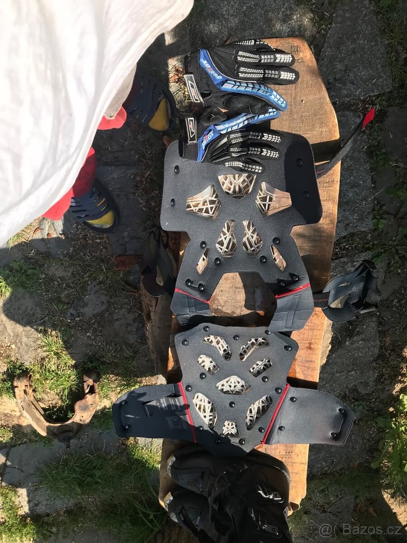 Motokrosove oblečení