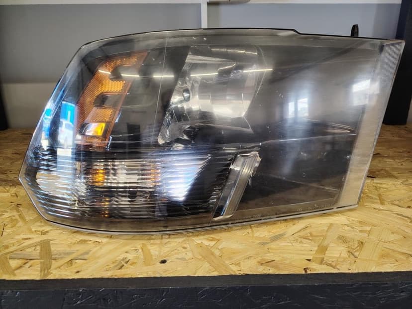 Světla Dodge Ram 1500 2013+