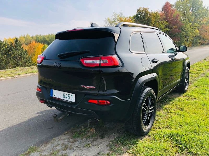 JEEP CHEROKEE TRAIL RATED 3.2 W6 200KW 4X4