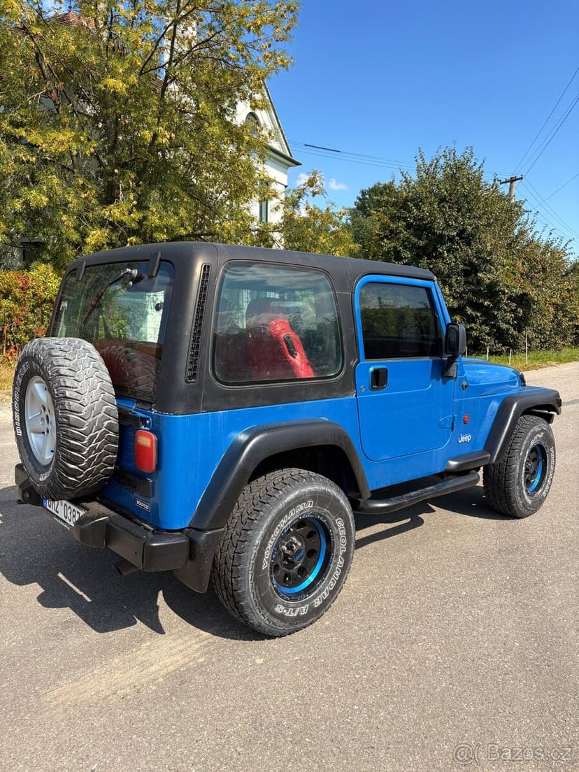 Jeep Wrangler 4.0 L6 automat