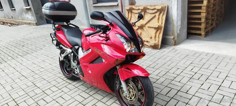 Honda VFR 800 VTEC 46c, 80kw, 40 tis nájezd, KRASAVICE