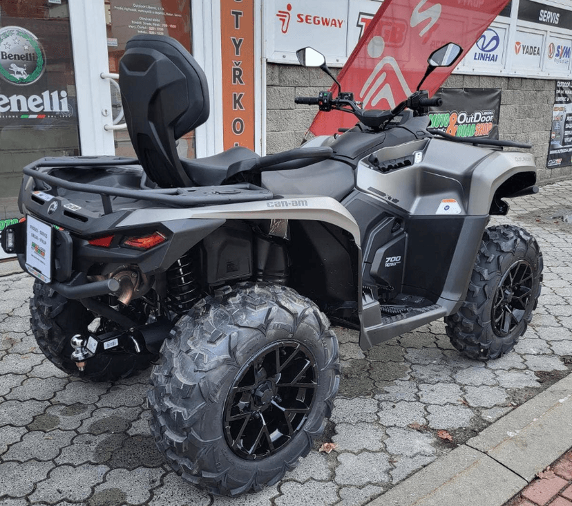 CAN-AM Outlander Max 700 XT ABS, INT Platinum Satin, MY25