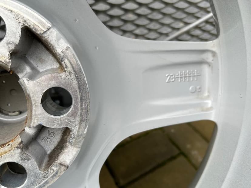 Originál Alu kolo Land Rover / Defender R20 - 255/60/20