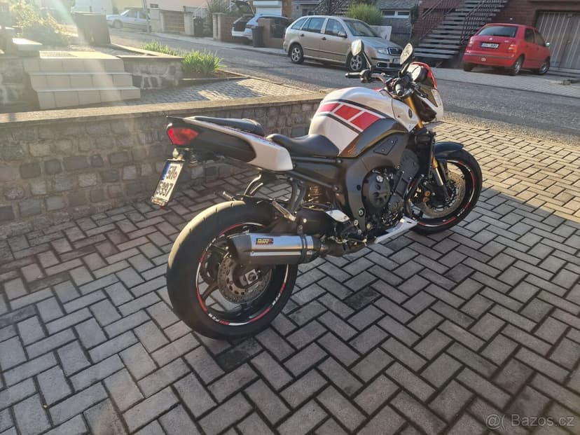 Yamaha FZ8N – spolehlivý naháč s duší sportovce