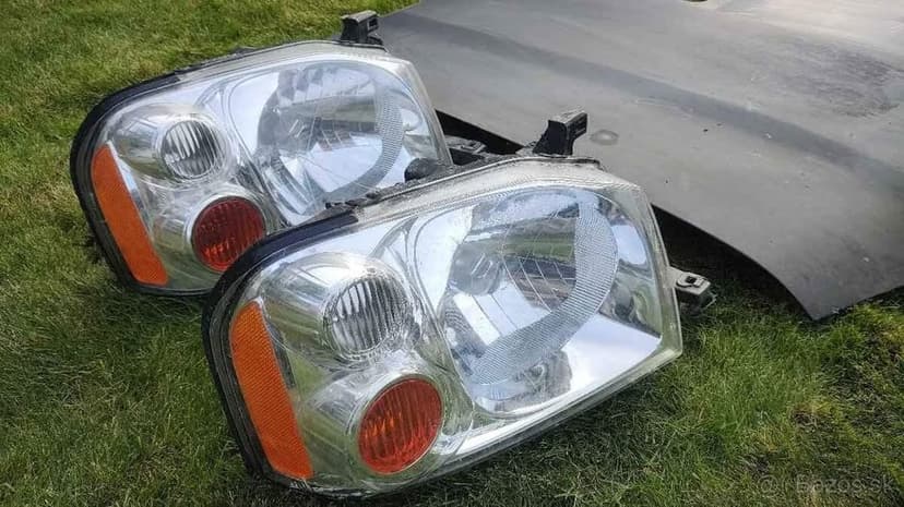 Nissan Pick-up Navara II D22 NP300 - kapota svetlo celo čelo