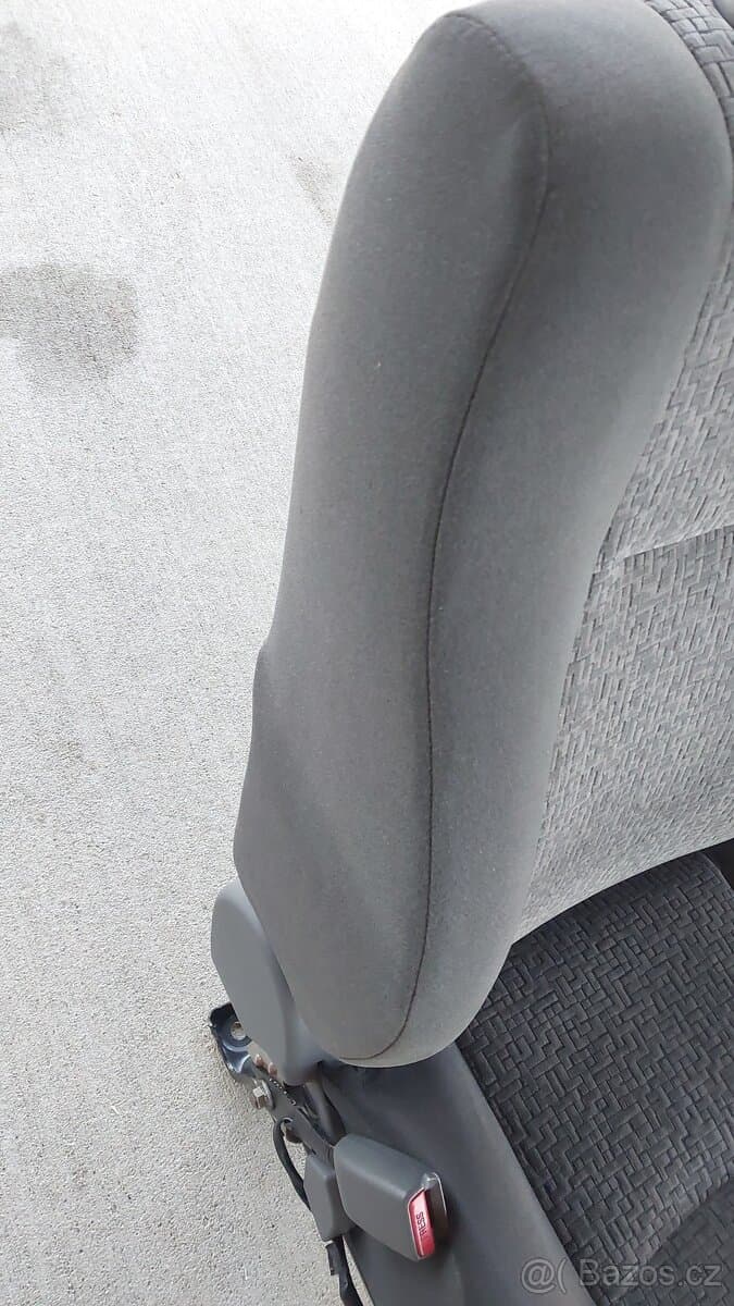 TOYOTA LANDCRUISER 120 – SEDADLO ŘIDIČ