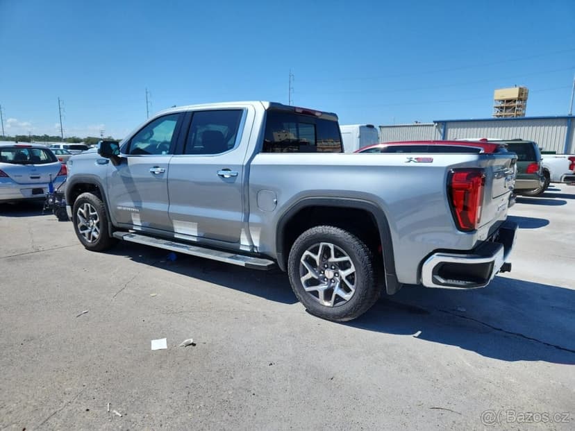 GMC SIERRA K1500 SLT 2025