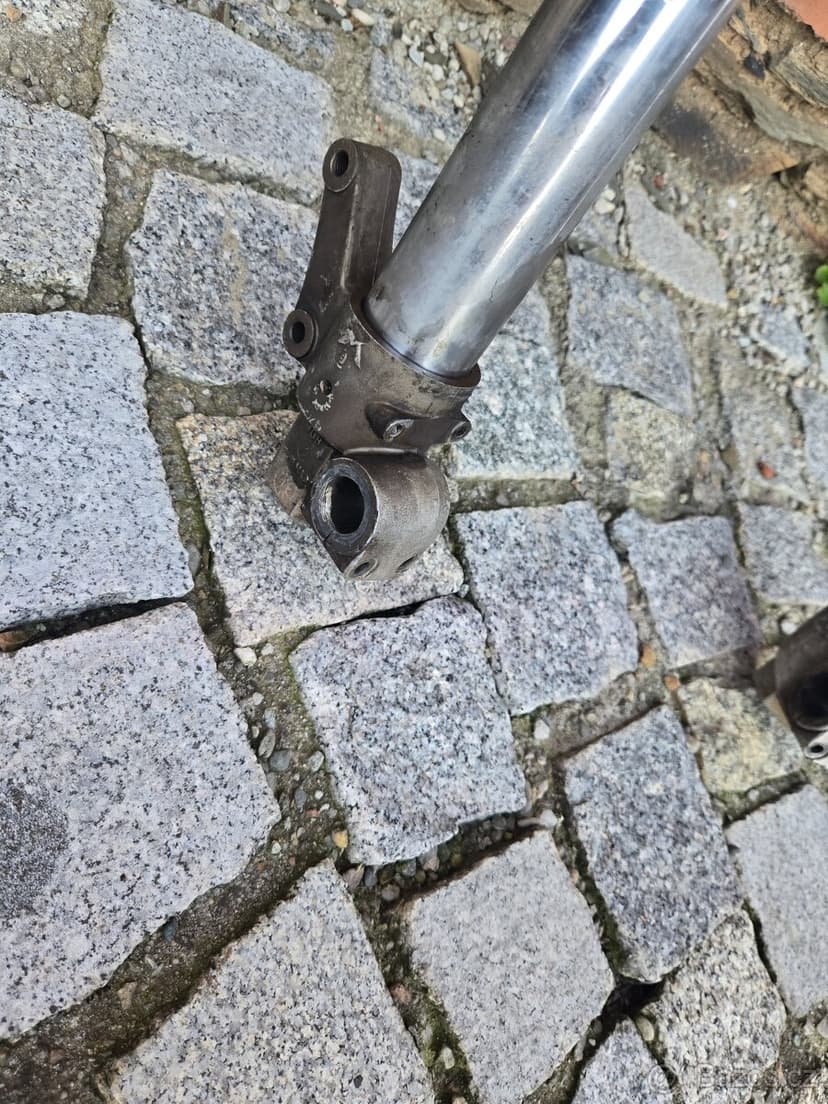 Předni vidlice husqvarna 125