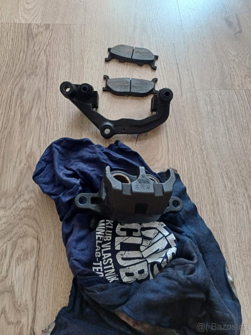 Brzdový třmen levý přední Yamaha FZ6