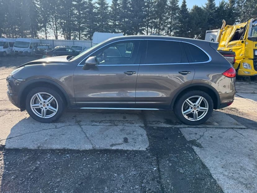 Porsche cayenne diesel 3.0 2013 pojizdne airbagy ok