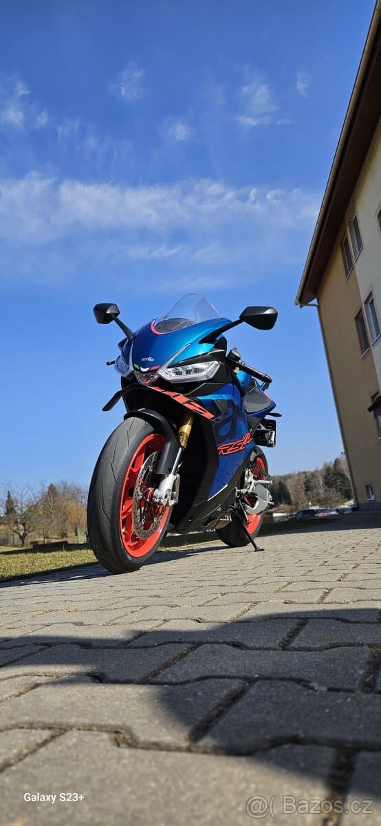 APRILIA RSV4 1100RR 2025 220ps NOVÝ MODEL