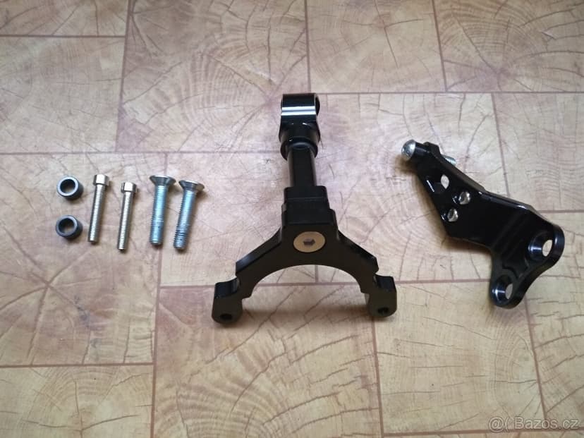 Tlumič řízení s montážní sadou