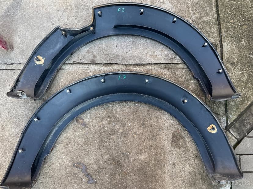 Plastové lemy / nástavce lemů Nissan Pickup / Navara D22