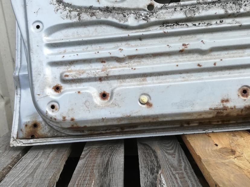 Nissan Patrol Y60 levé přední dveře