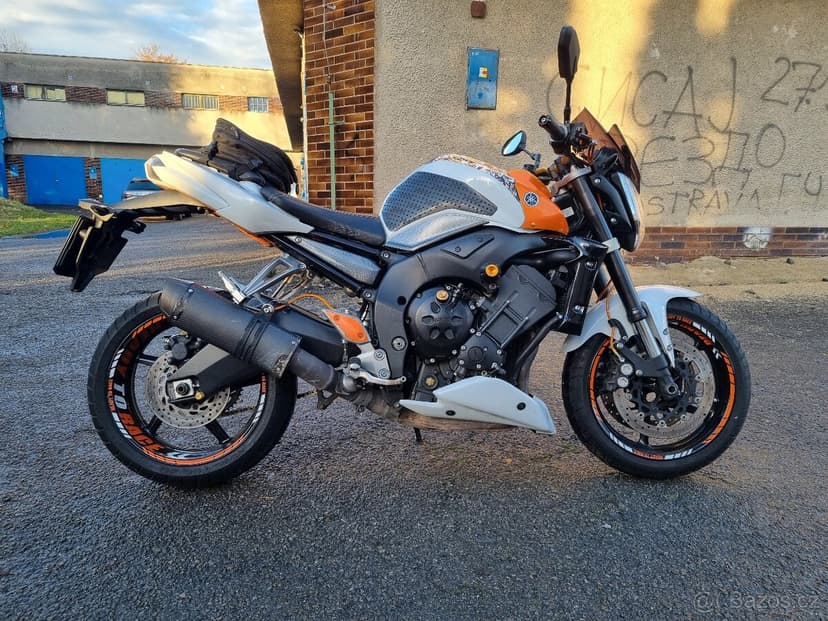 Yamaha Fz1 N. Rok 2007, 110kw, najeto 53000km. 3x klíč