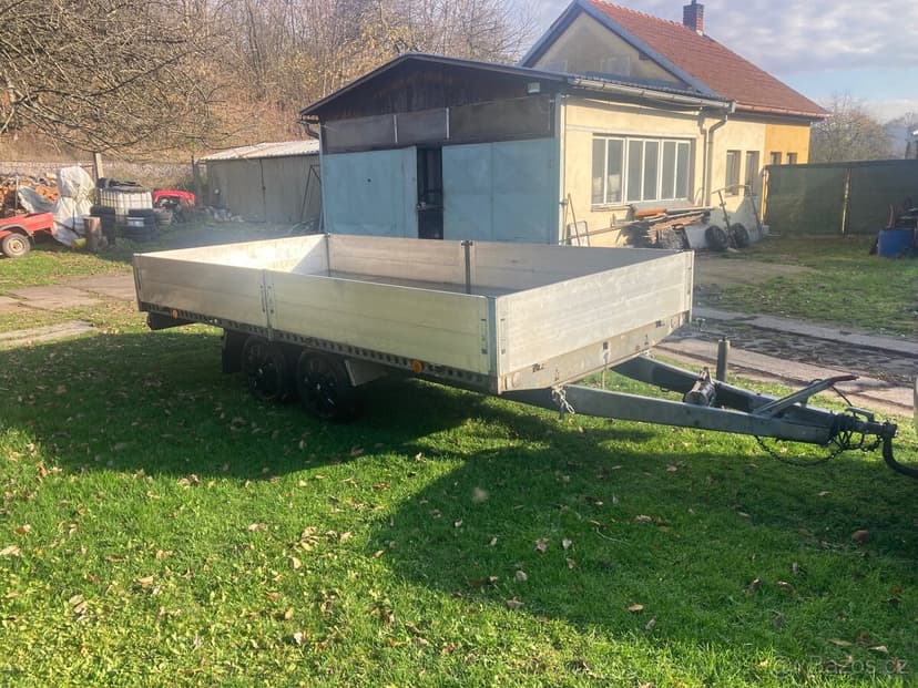 Vlek za osobní auto