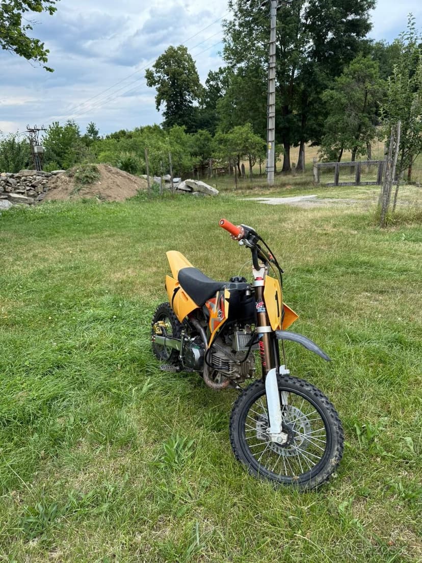 Zachovalý a výkonný pitbike LMJ 150