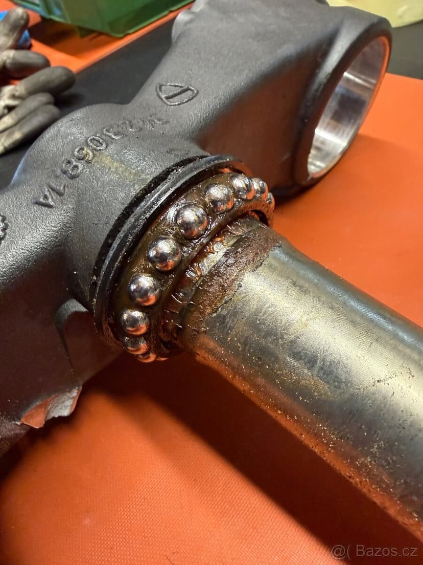 Ducati Panigale Streetfighter V4 S krk řízení triple clamp