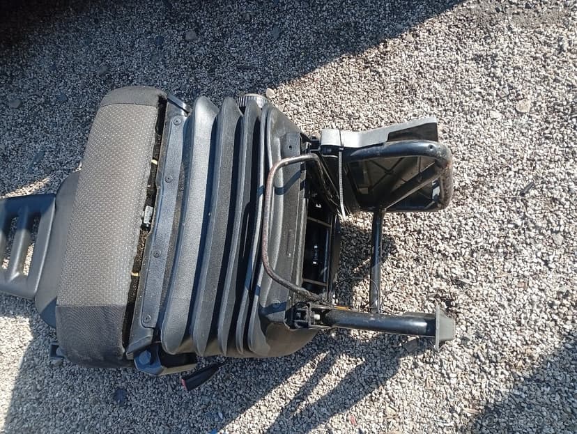 IVECO DAILY 5, ŘIDIČOVA SEDAČKA ODPRUŽENÁ ISRI,