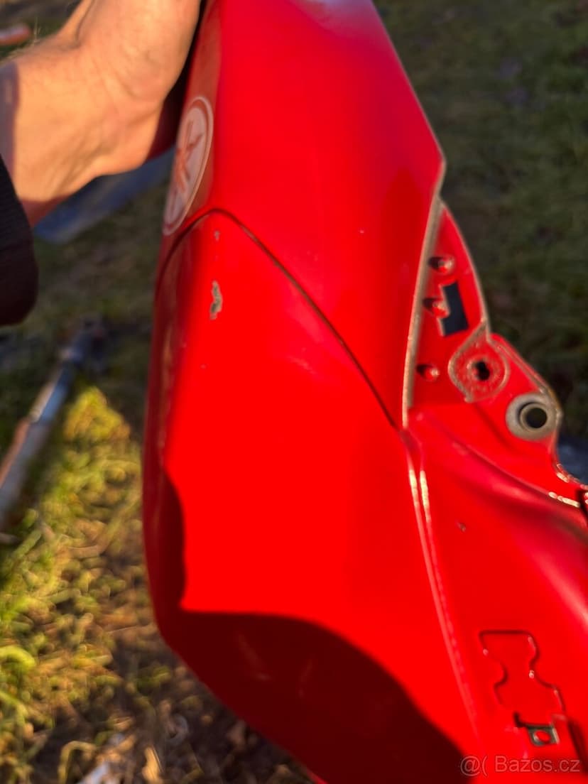 Palivove cerpadlo a nadrz na Yamaha R1 02-06 a R6 03-05