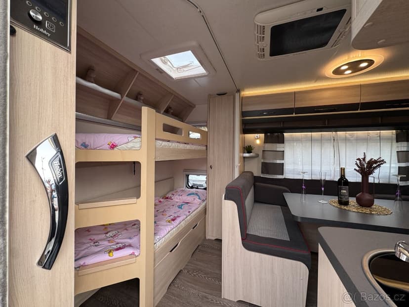 Hobby 560 KMFe De Luxe Edition Markíza, Klíma, Solar, Mover