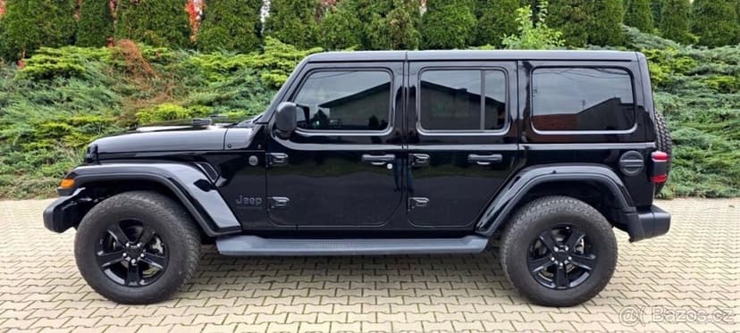Jeep Wrangler Sahara Altitude