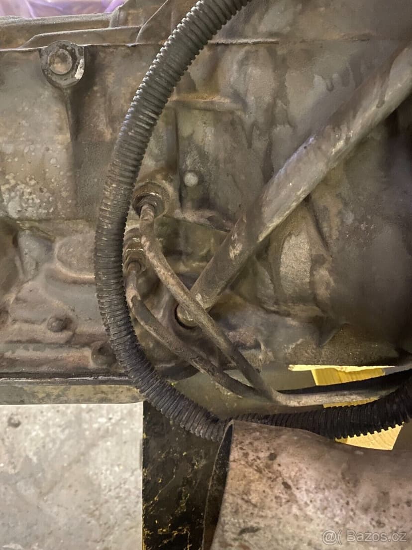 Ford 302 motor EFI V8 + převodovka C4 kompletní s příslušens