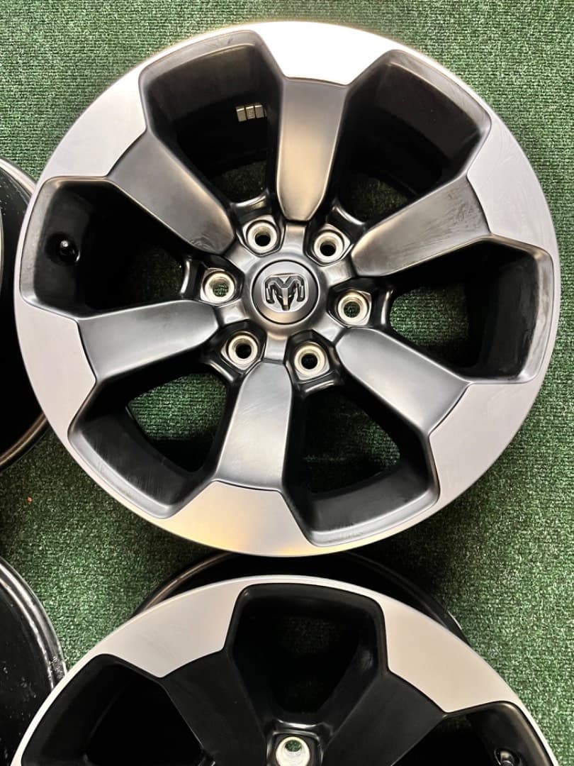 6x139.7 R18 Orig. Alu Dodge RAM 1500 REBEL - TOP STAV