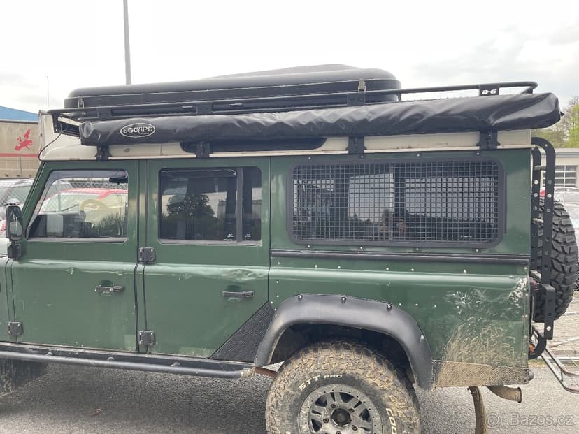 Land Rover Defender 110