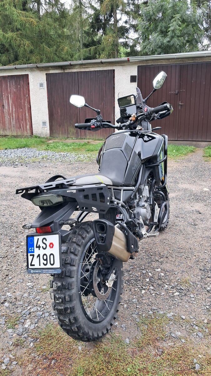 CF Moto MT 450