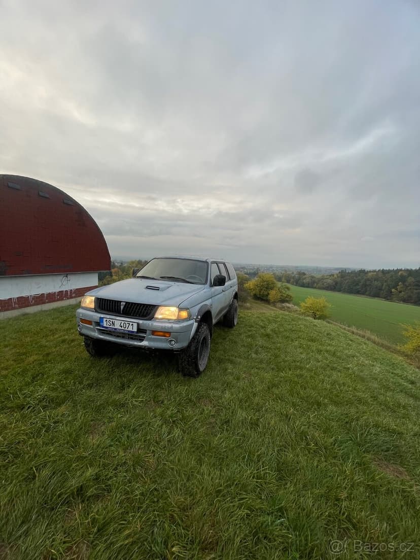 Mitsubishi Pajero sport