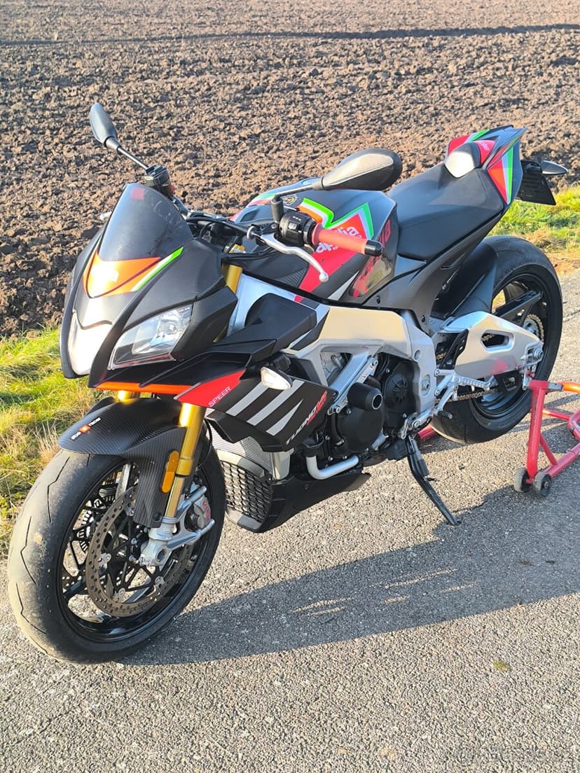 Aprilia tuono V4 1100 Factory