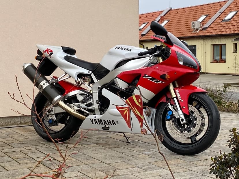 Yamaha R1