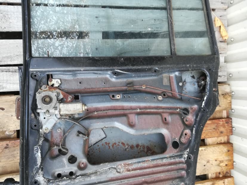 Pravé zadní dveře Nissan Patrol GR Y60