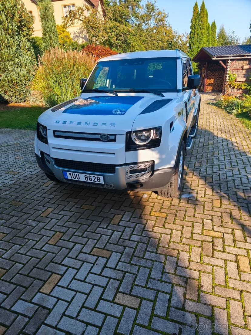 Land Rover Defender 200S