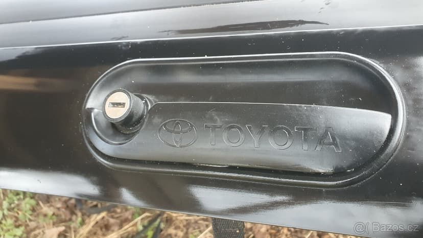 TOYOTA HILUX DC alu roleta + rám + příčníky